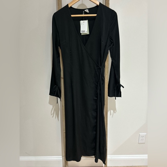 Divided Dresses & Skirts - Divided H&M Black Long Sleeve Tie Wrap Dress V-Neck Size S NWT Chic Sleek LBD